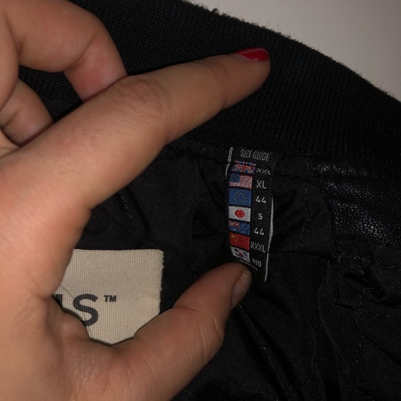 Bodaskins Men’s Leather Bomber Jacket